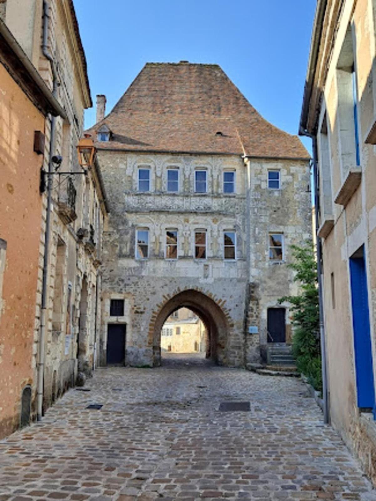 Appartement La Caresse De L'Amarante Mortagne-au-Perche Buitenkant foto
