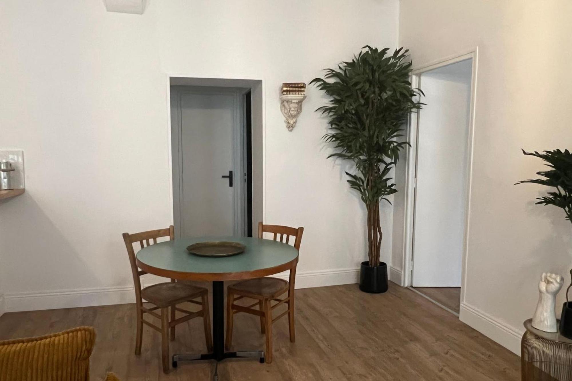 Appartement La Caresse De L'Amarante Mortagne-au-Perche Buitenkant foto